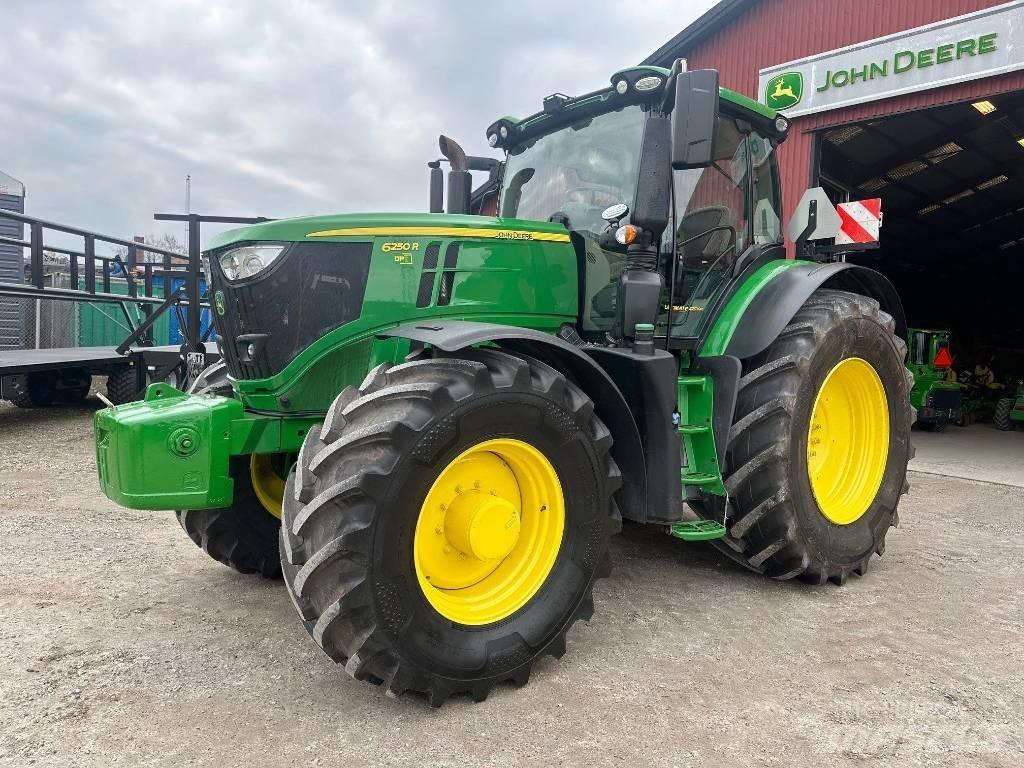 John Deere 6250R Traktoren