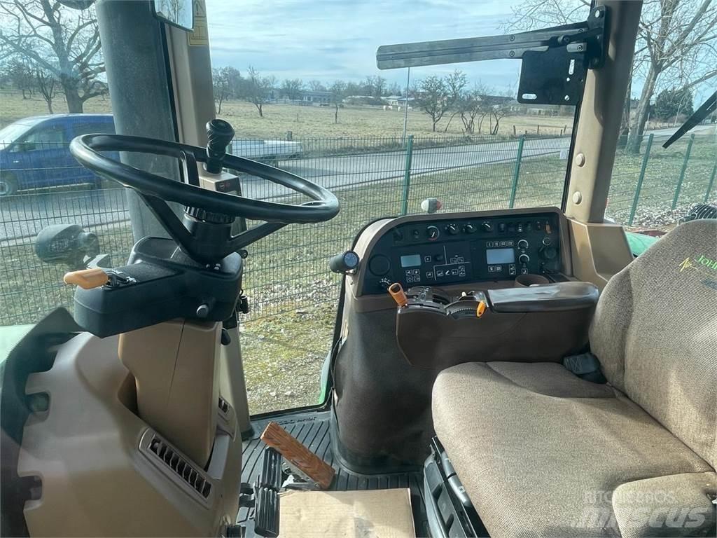 John Deere 8330 Traktoren