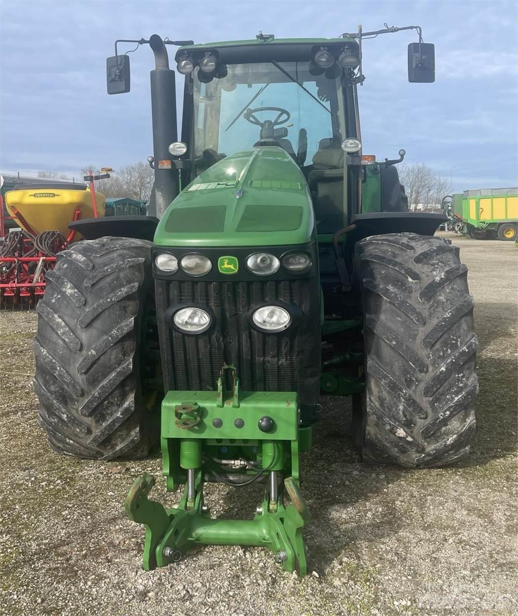 John Deere 8330 Traktoren