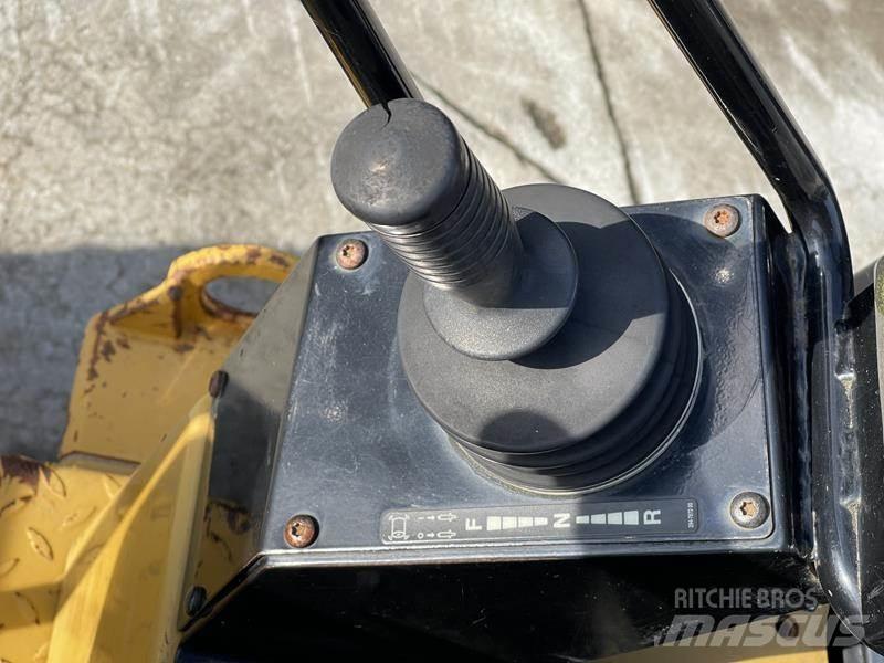 CAT CB 24 Tandemwalzen