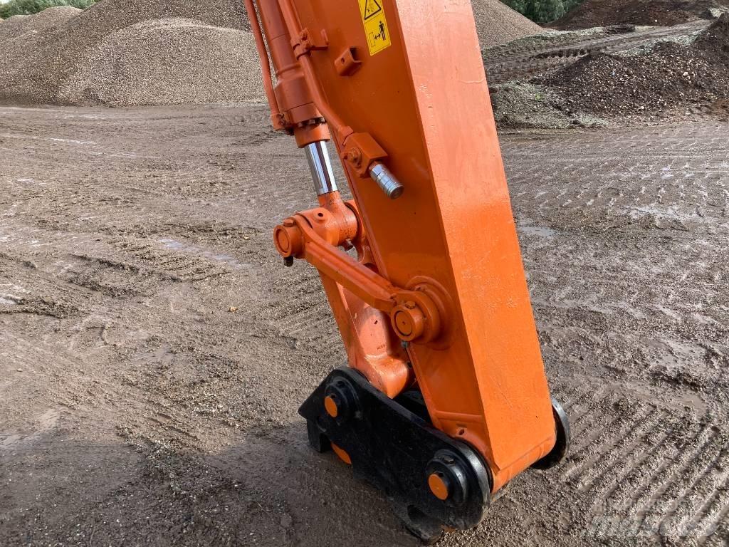 Hitachi ZX225USLC-6 Raupenbagger