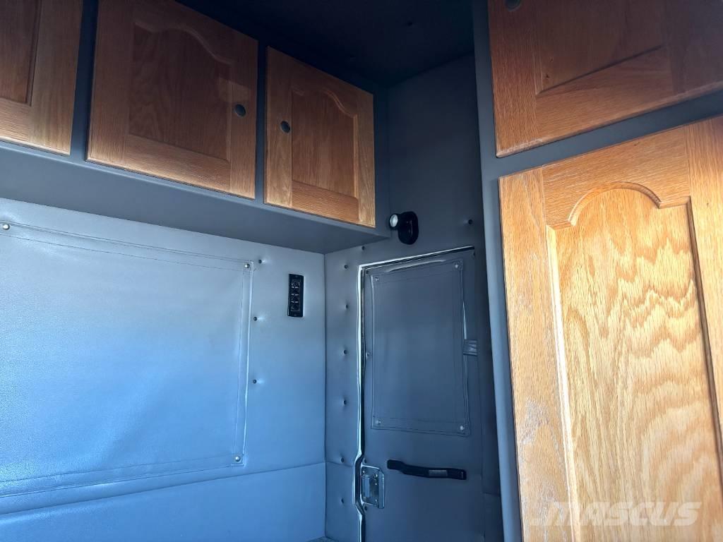 Mack Titan TD 713 Sattelzugmaschinen