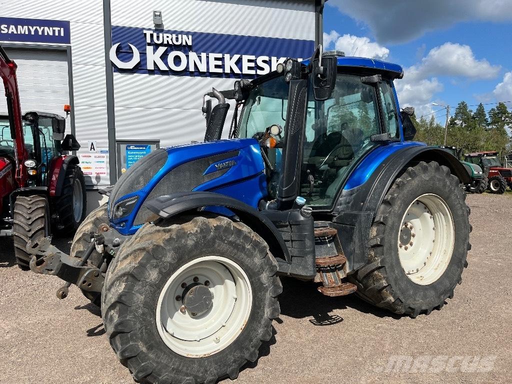 Valtra N174 Traktoren