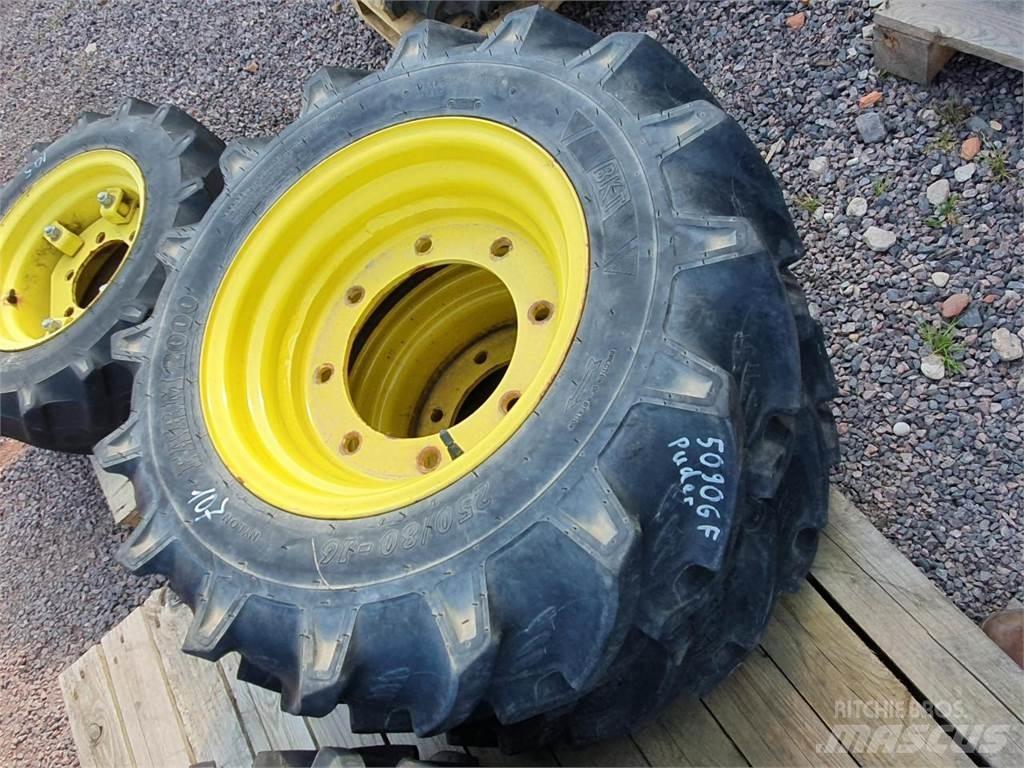 BKT 250/80-16 x2 Reifen