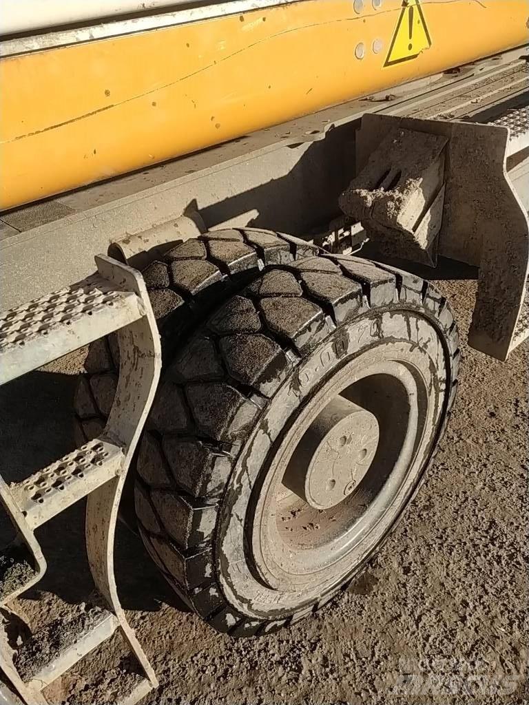 Liebherr LH 24 M Materialumschlag