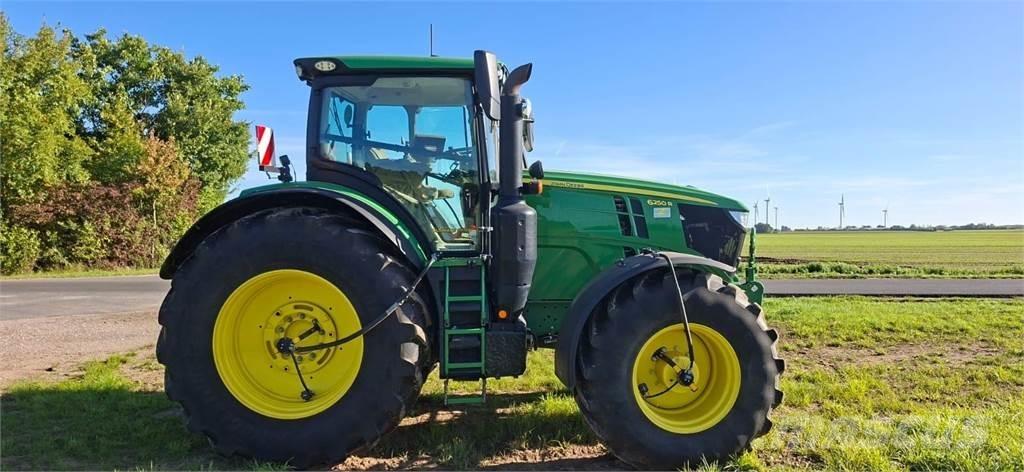 John Deere 6250R Traktoren