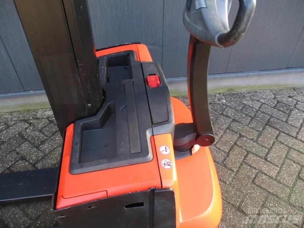 BT SWE 080L Deichselstapler