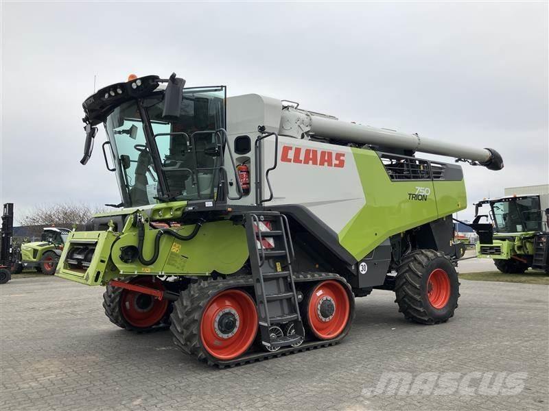 CLAAS TRION 750 TT Mähdrescher