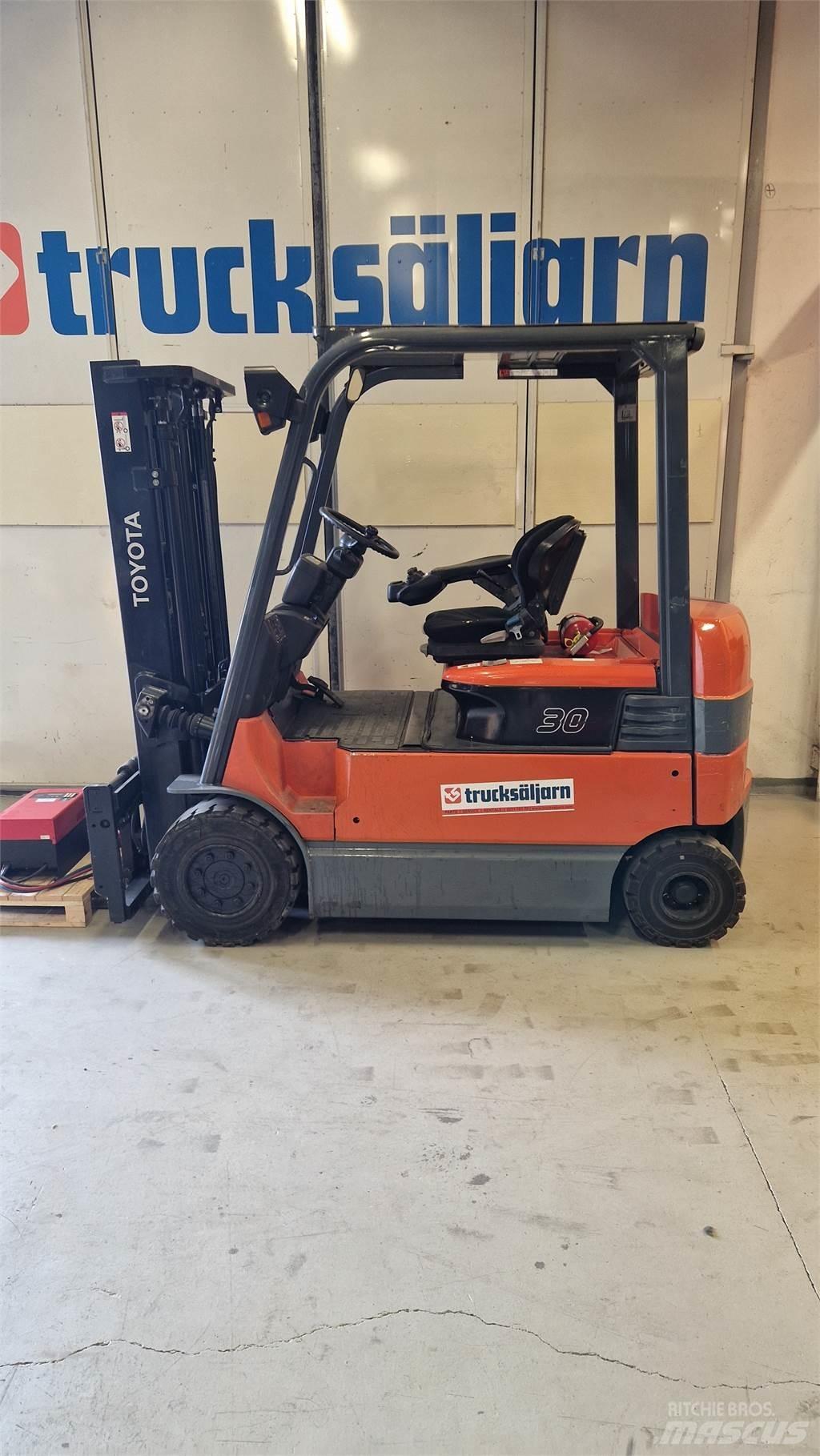 Toyota 7FBMF30 Elektrische heftrucks