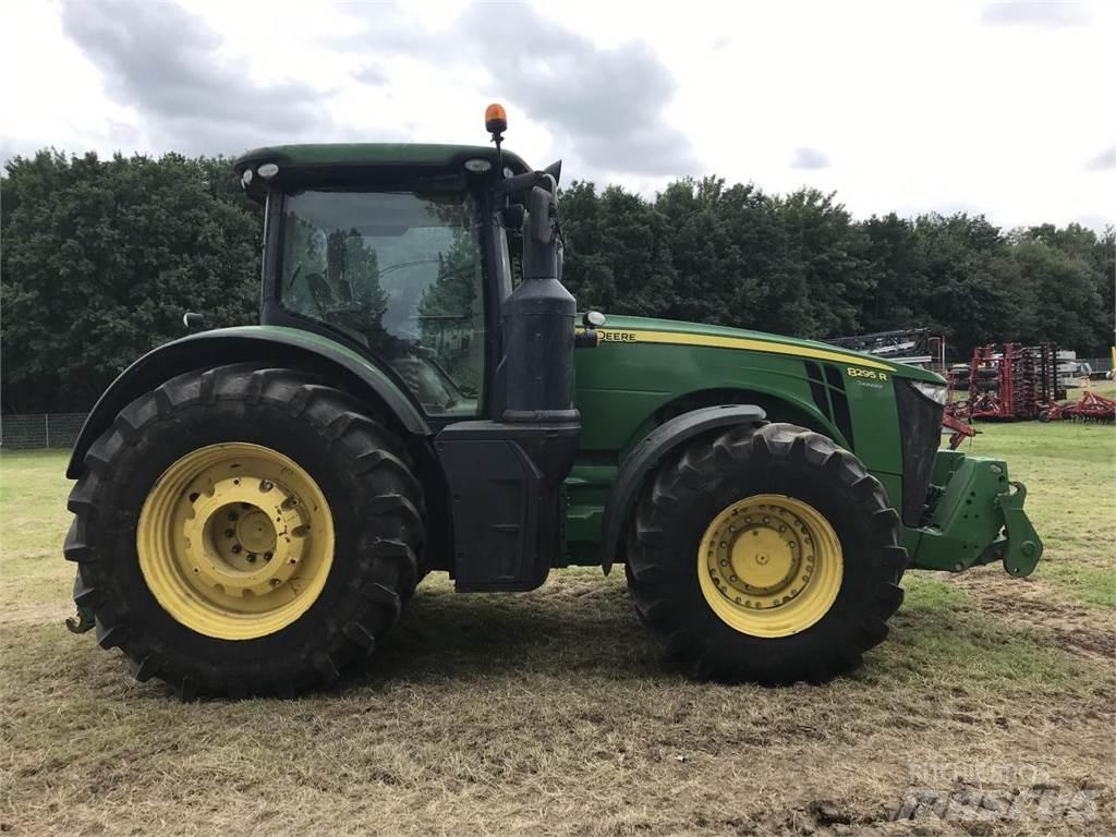 John Deere 8295R Traktoren