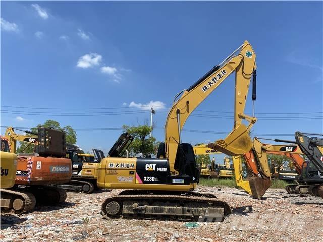 CAT 323D Raupenbagger