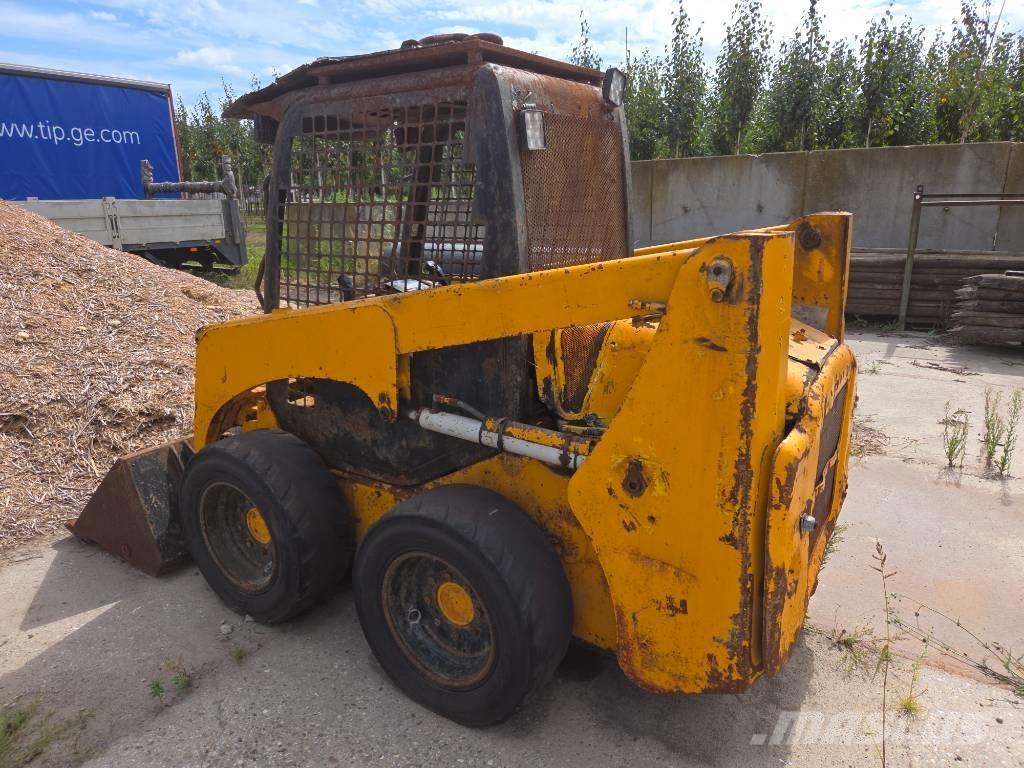 Komatsu SK 714 Kompaktlader