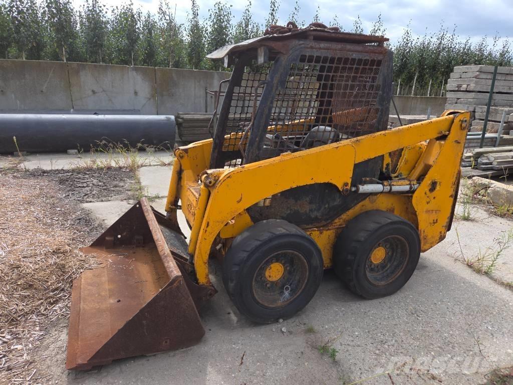 Komatsu SK 714 Kompaktlader