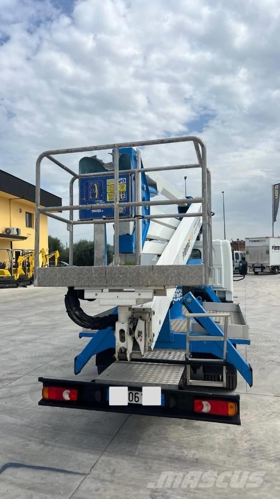 Nissan SOCAGE DA324 LKW-Arbeitsbühnen