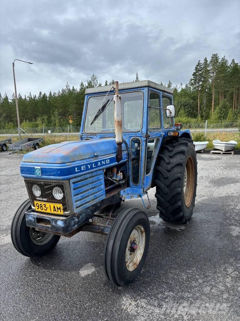 Leyland 270 Traktoren