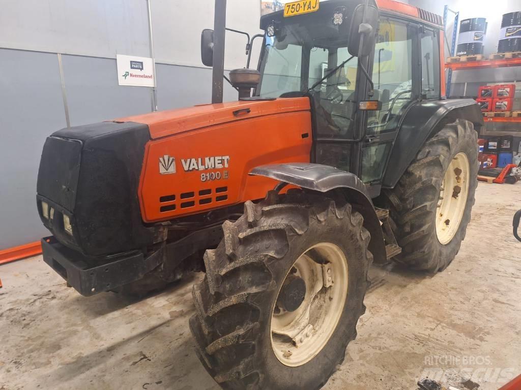 Valtra Valmet 8100E Traktoren