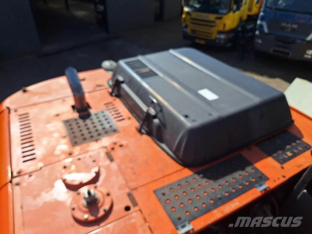 Hitachi ZX250LC Raupenbagger
