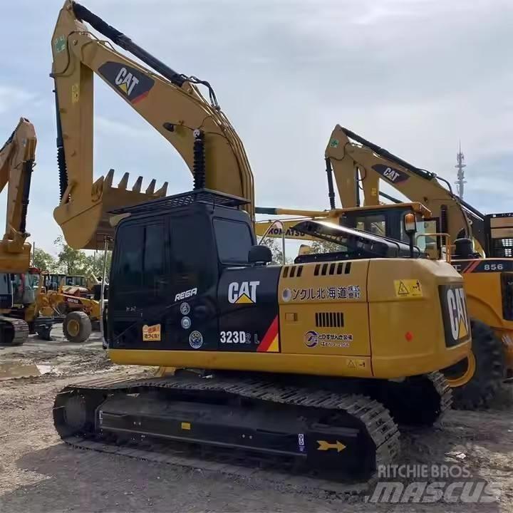 CAT 323 D2L Raupenbagger