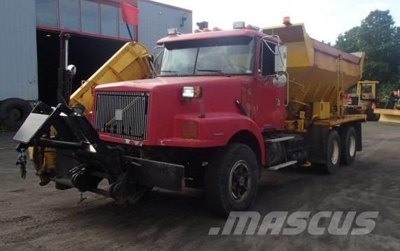 Volvo WG Schneeschilde und -pflüge