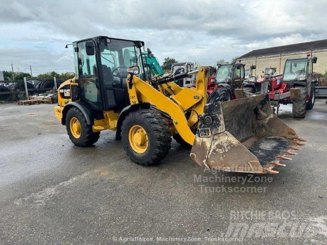 CAT 906 Radlader
