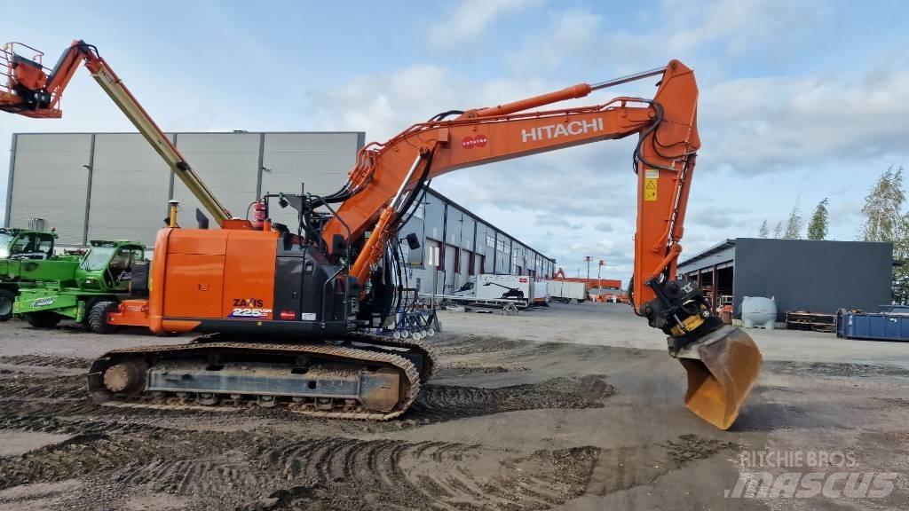 Hitachi ZX225USRLC-6 Raupenbagger
