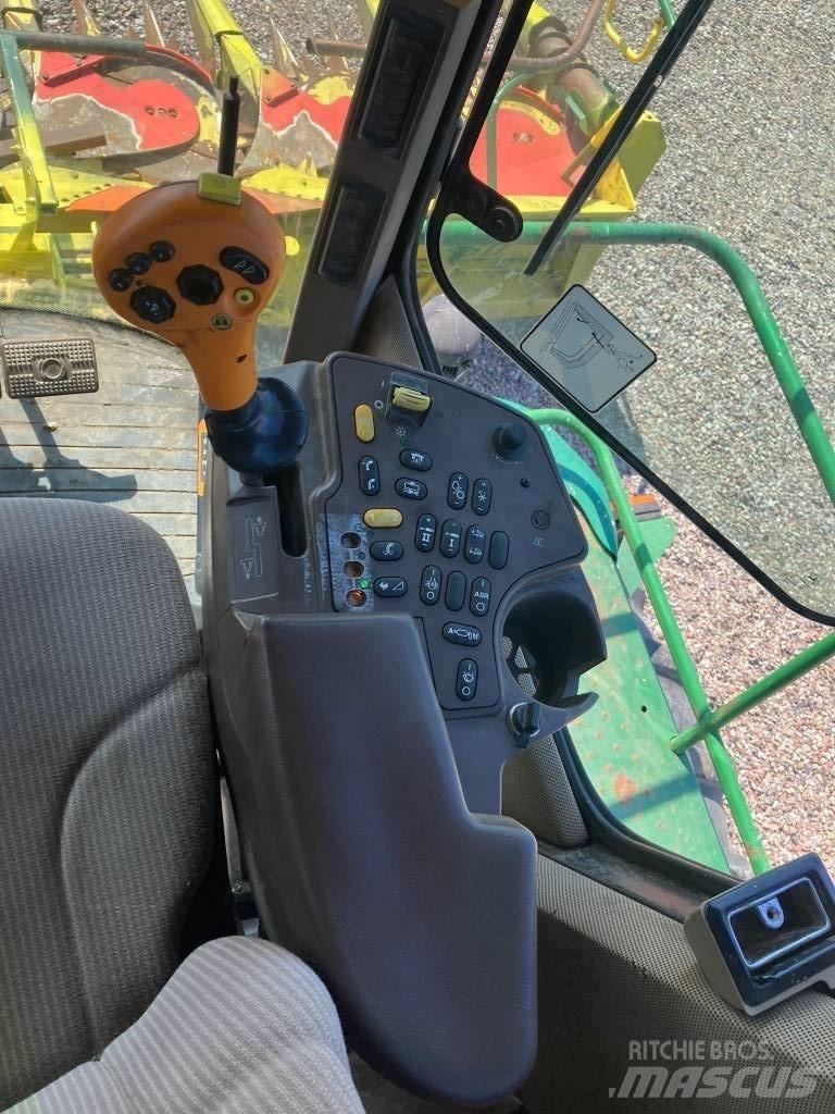 John Deere 7300 Selbstfahrende Häcksler