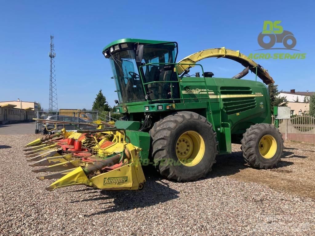 John Deere 7300 Selbstfahrende Häcksler