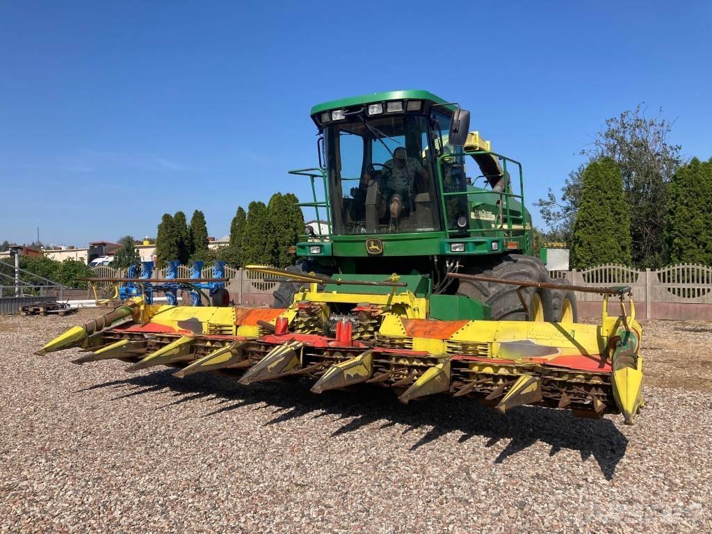 John Deere 7300 Selbstfahrende Häcksler