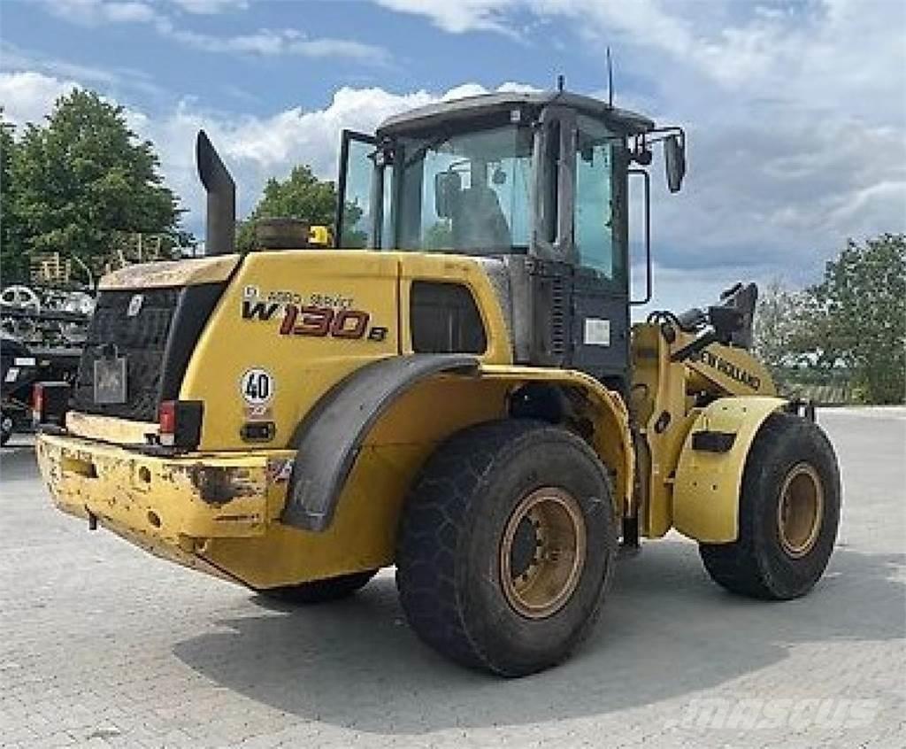 New Holland W 130B Radlader