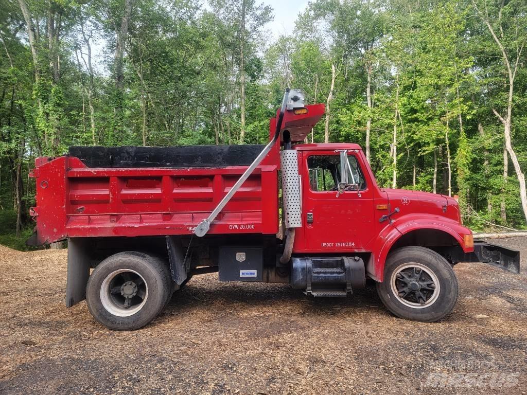 International 4900 Kipper