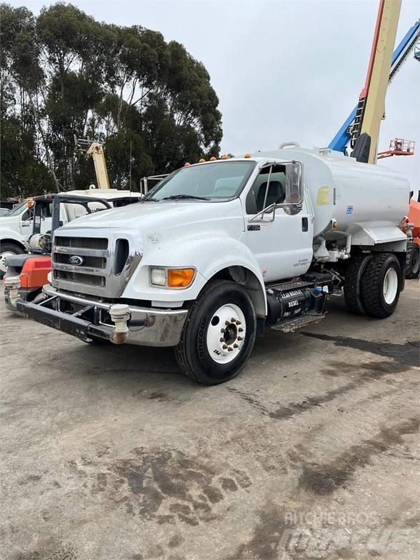 Ford F750 Tankwagen