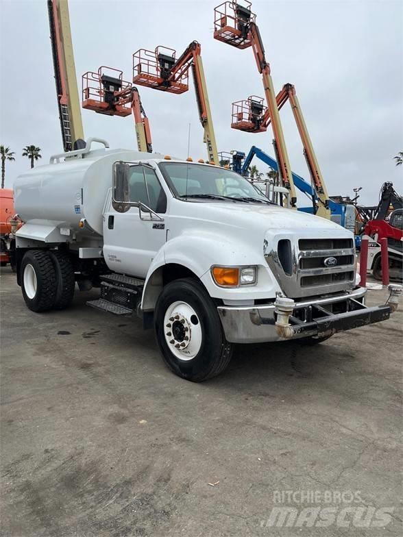 Ford F750 Tankwagen