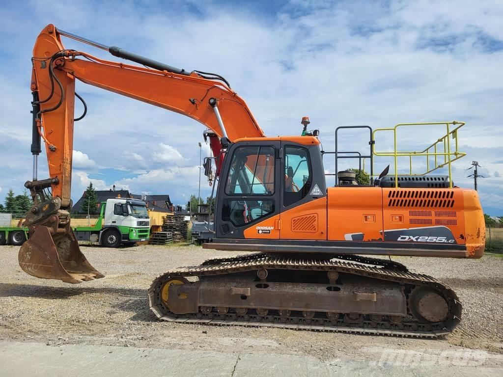 Doosan DX255LC-5 Raupenbagger