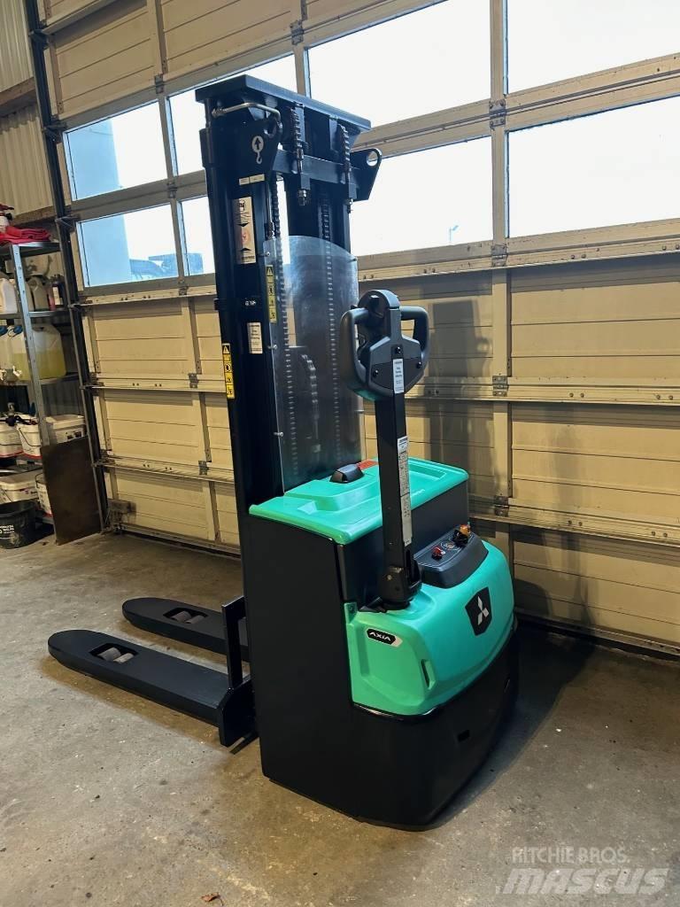 Mitsubishi SBP12N3 Zelfrijdende stapelaars