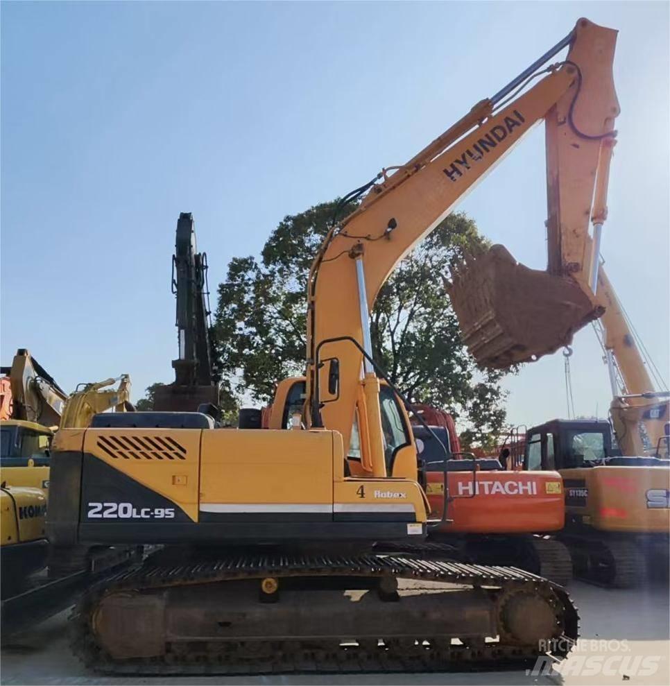 Hyundai R220LC-9S Raupenbagger