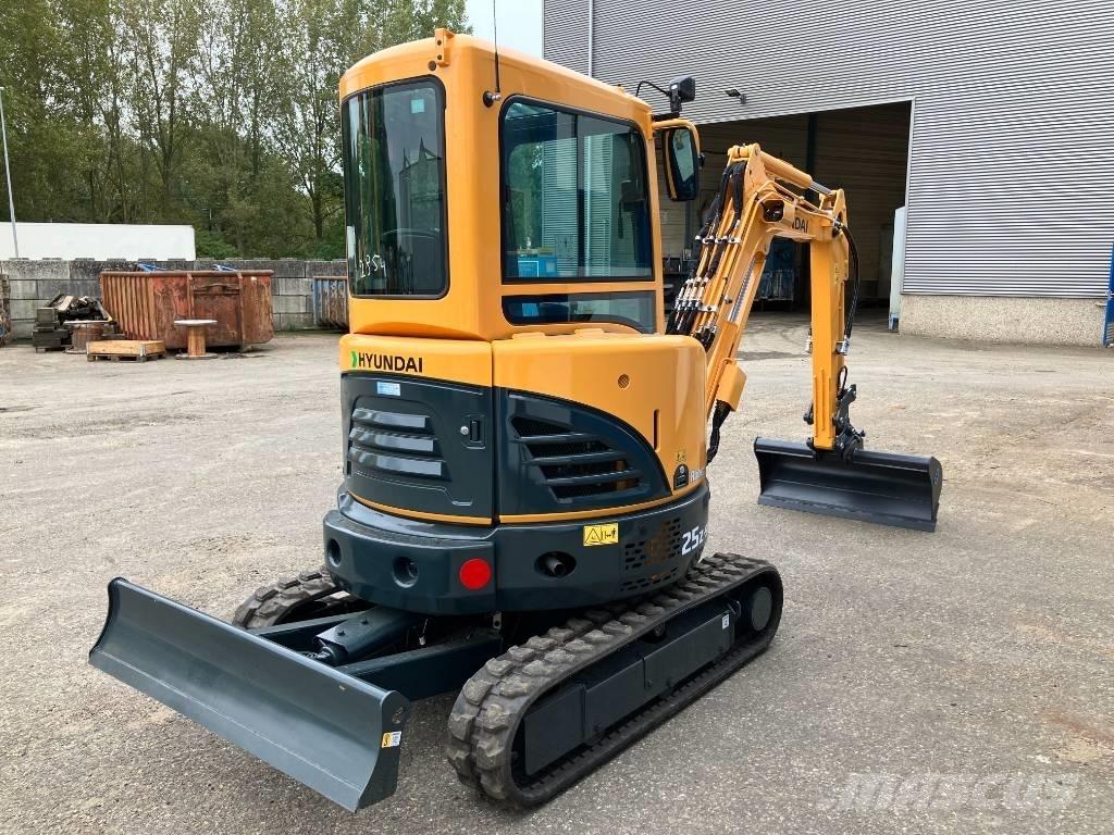 Hyundai R25Z-9AK Minibagger < 7t