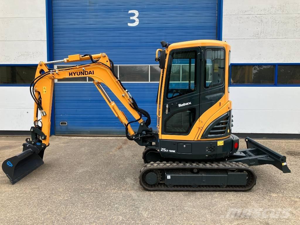 Hyundai R25Z-9AK Minibagger < 7t