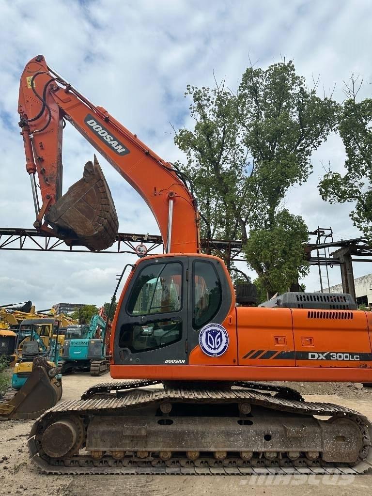 Doosan DX300 Raupenbagger