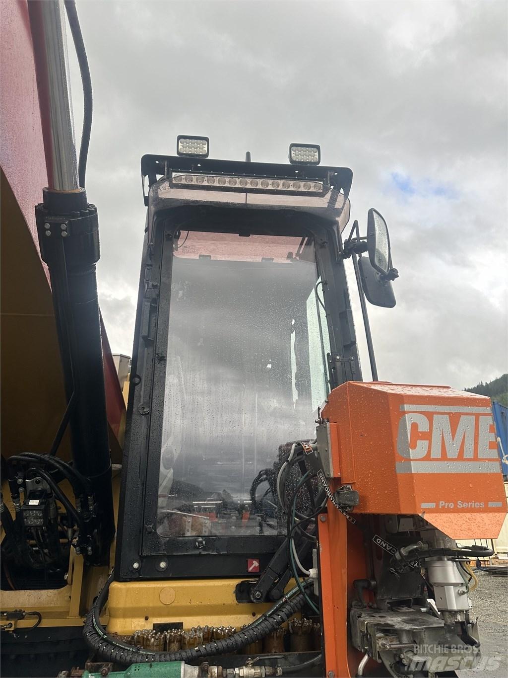 CAT 335 F L Oberflächenbohrgeräte