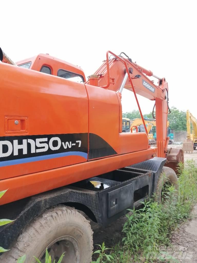 Doosan DH 150 W-7 Raupenbagger