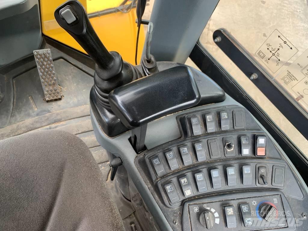 New Holland W 130 C Radlader