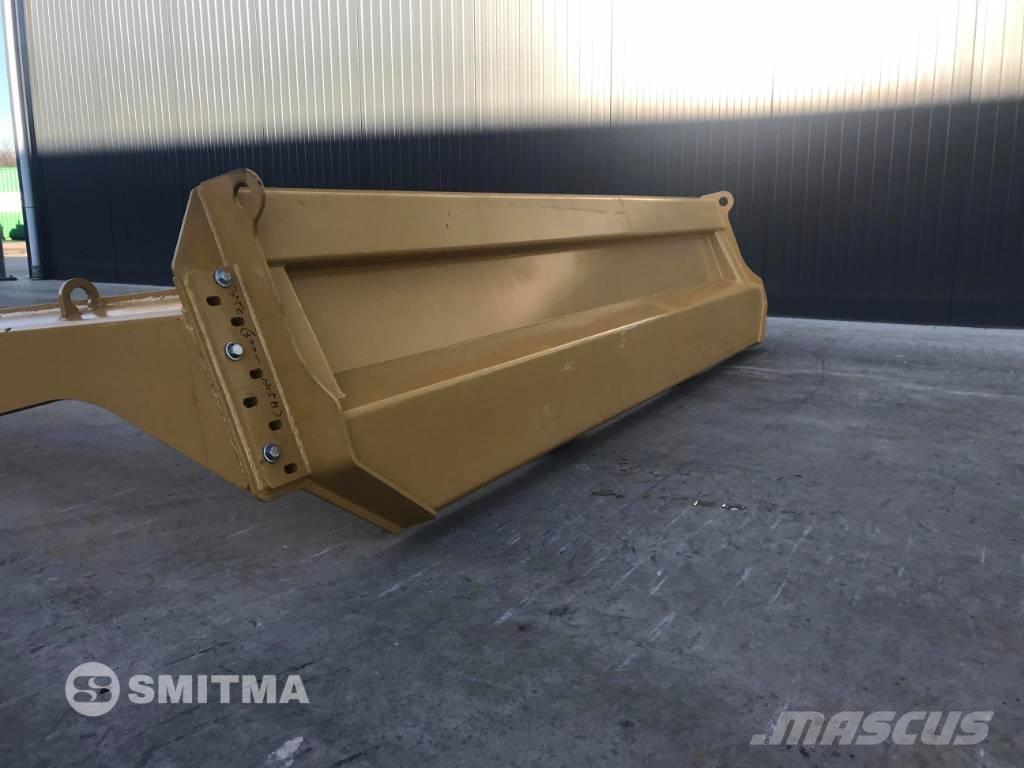 CAT 735C Heckklappe