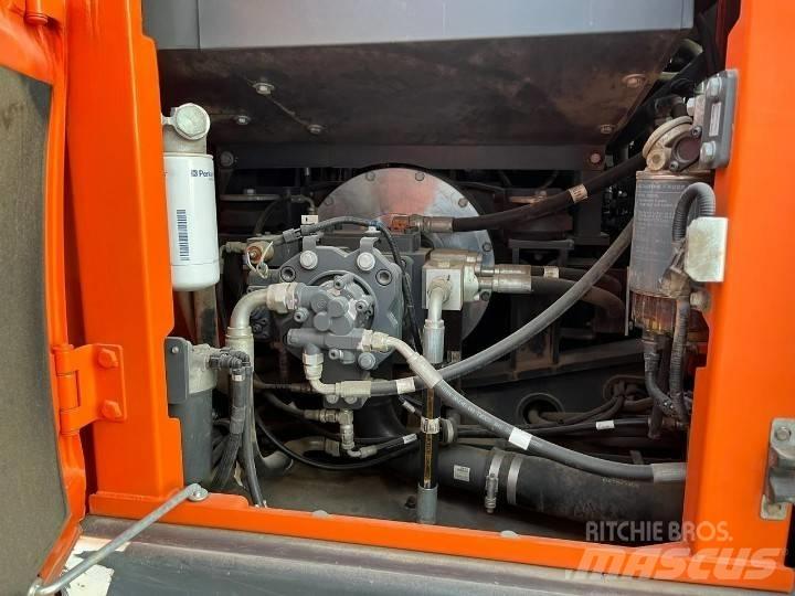 Doosan DX 140 LC Raupenbagger