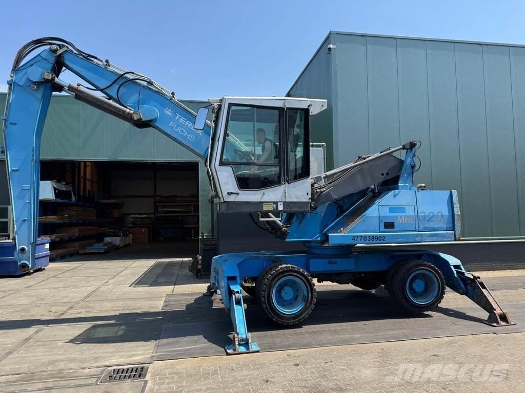 Fuchs MHL 320 Materialumschlag