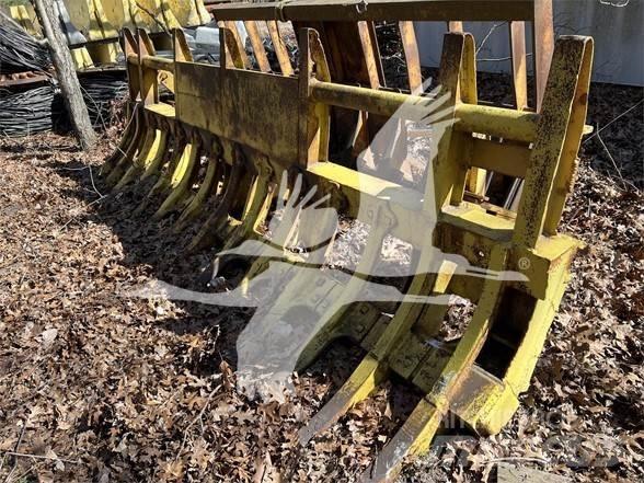Komatsu D65PX Aufreisser