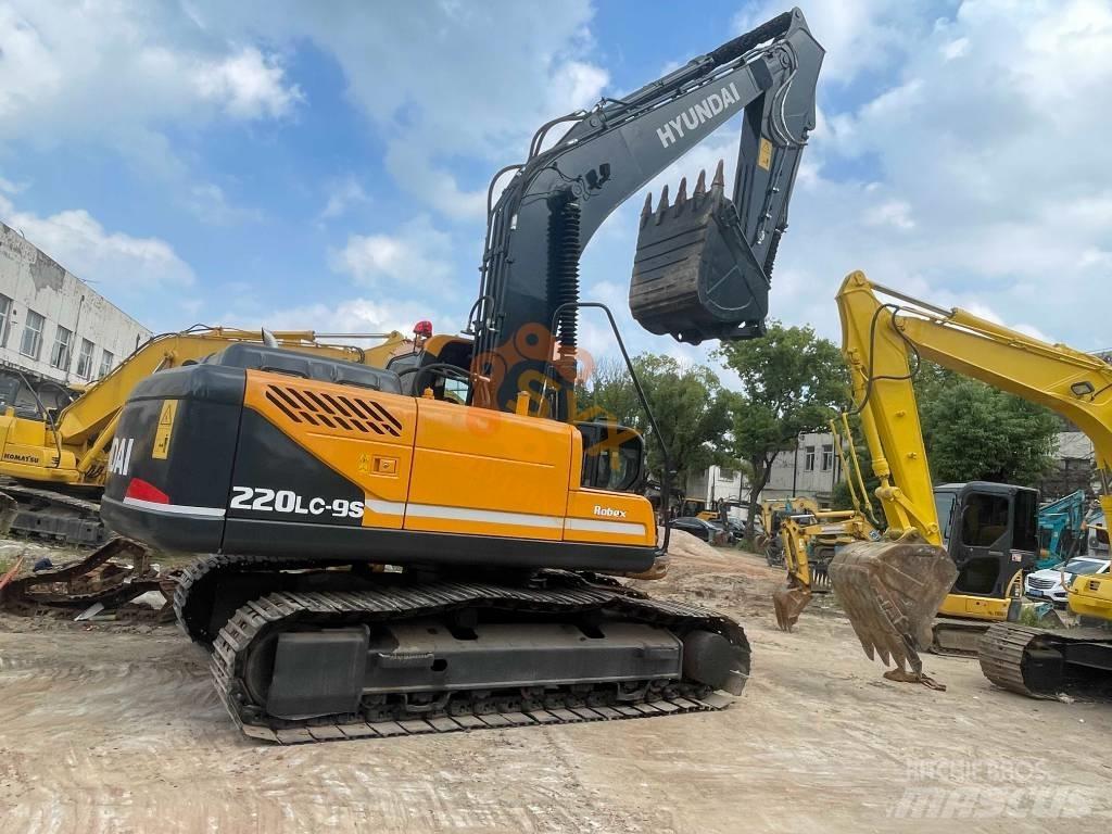 Hyundai 220 Raupenbagger