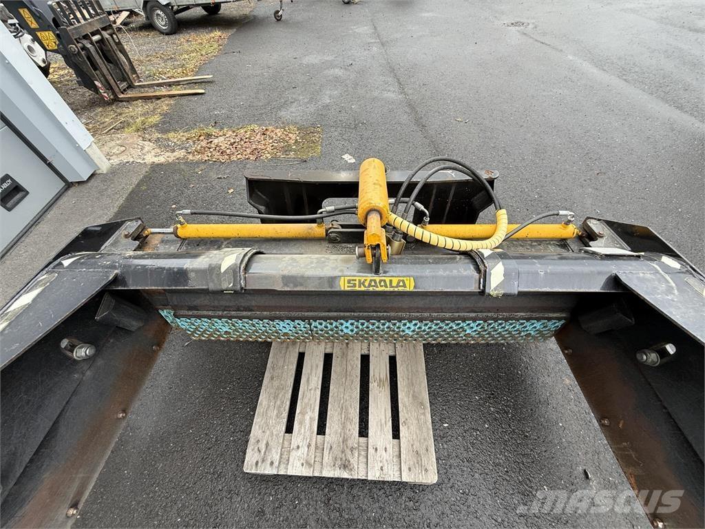 Skaala L19-30 Schneeschilde und -pflüge