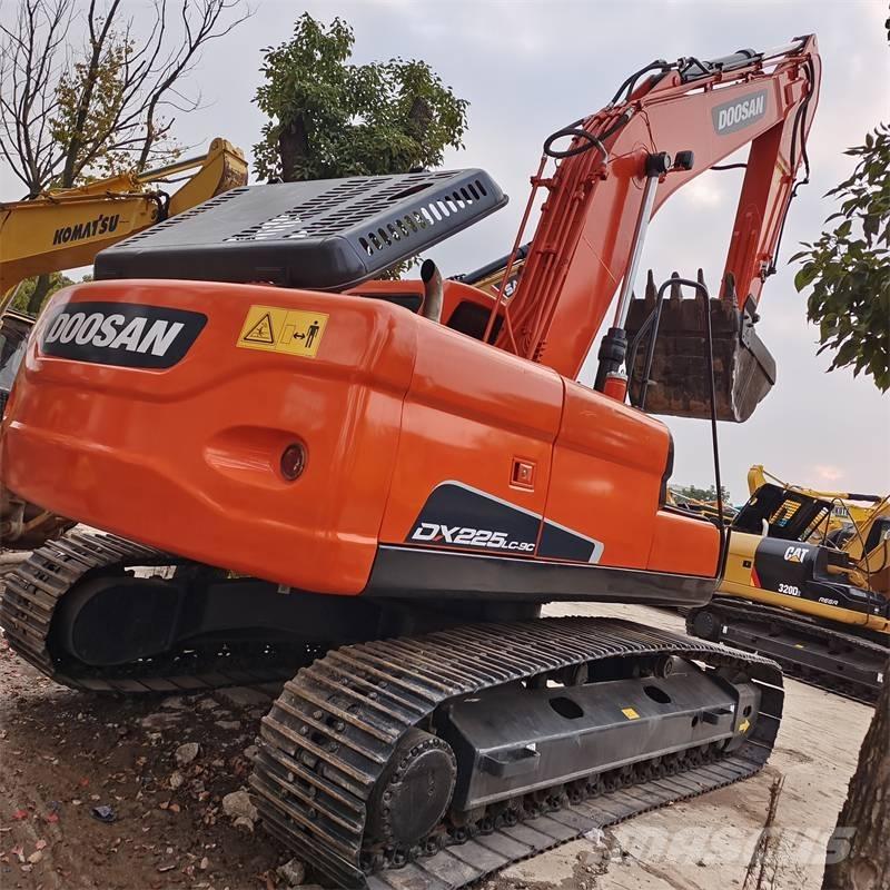 Doosan DX 225 LC-9C Raupenbagger