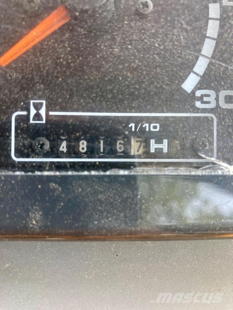 Sakai GW 750-2 Strassenfertiger