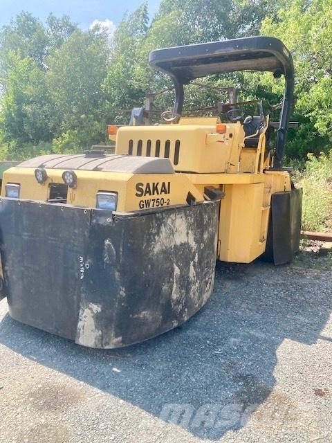 Sakai GW 750-2 Strassenfertiger